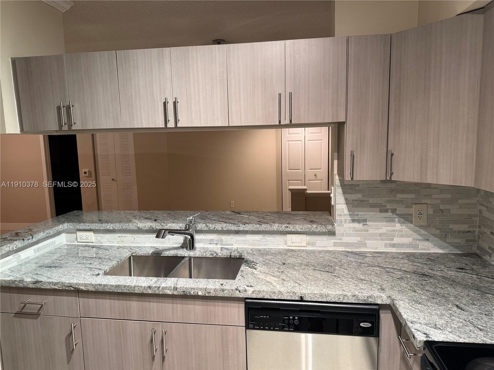 17150 N Bay Road 2102 — photo 5