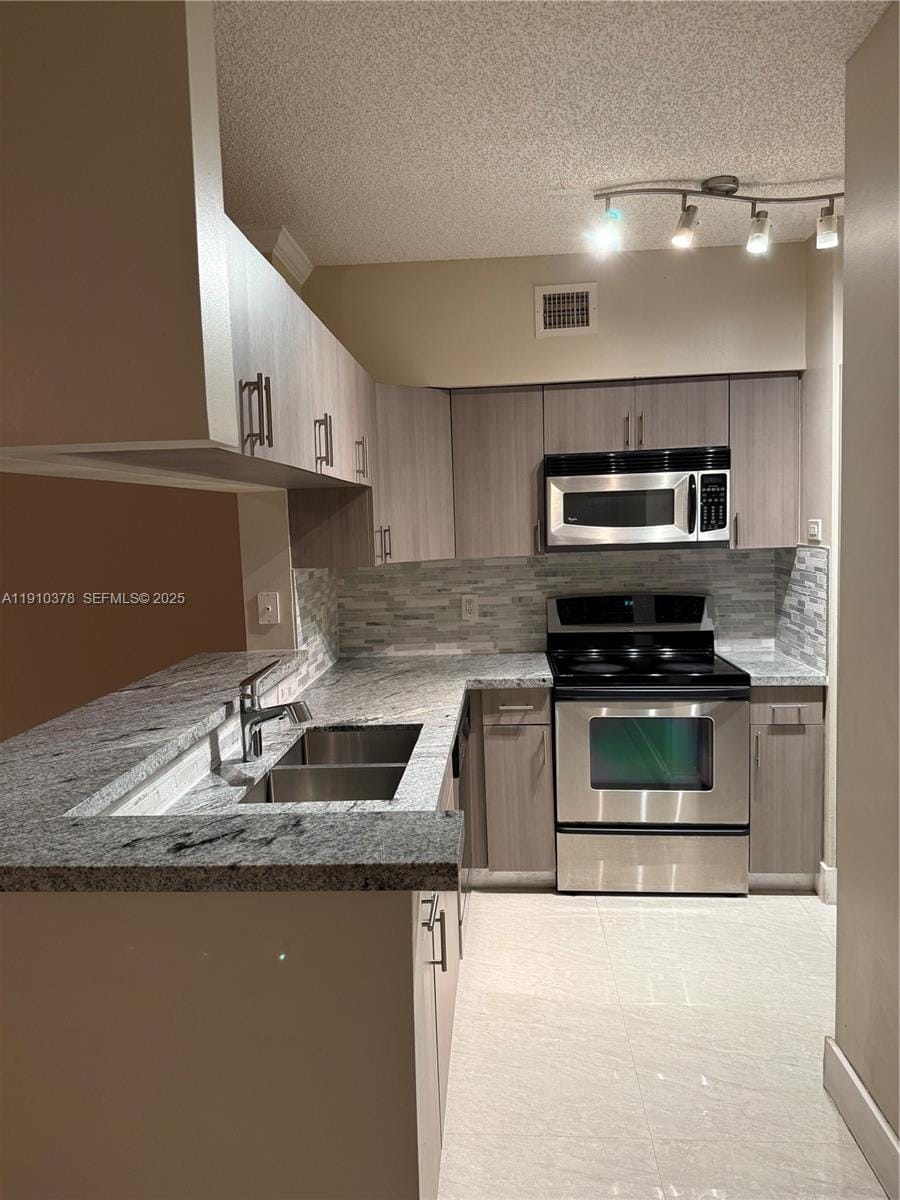 17150 N Bay Road 2102 — photo 6