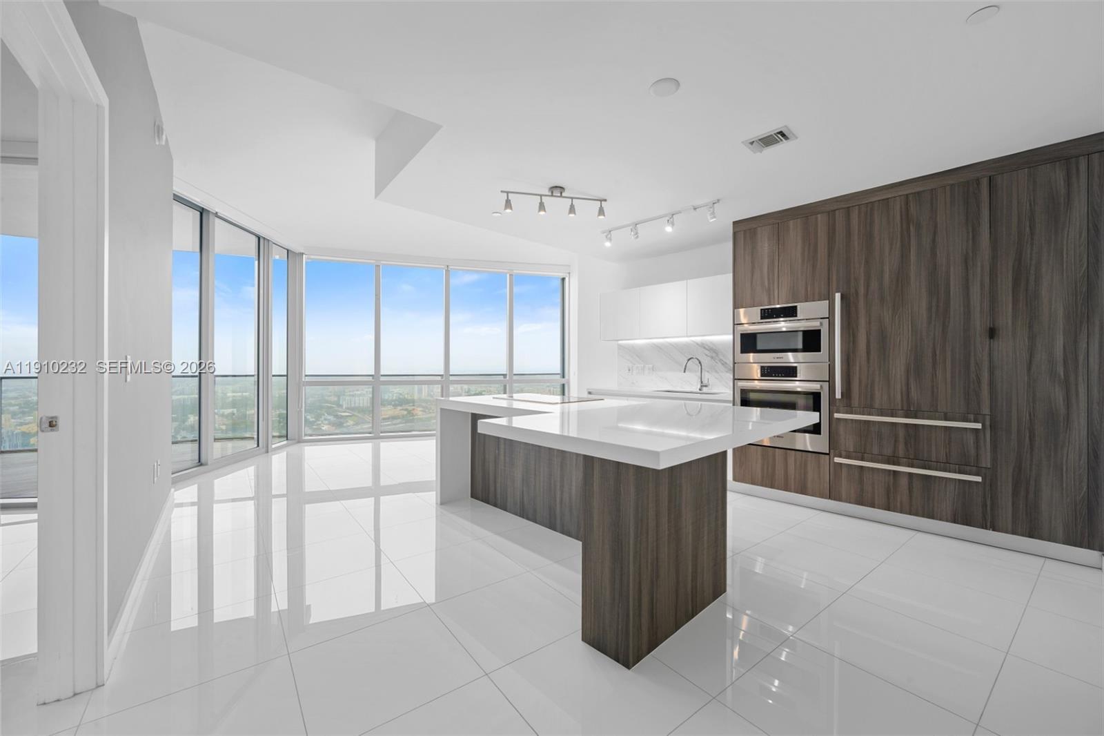 851 NE 1st Avenue 4204, Miami, FL 33132