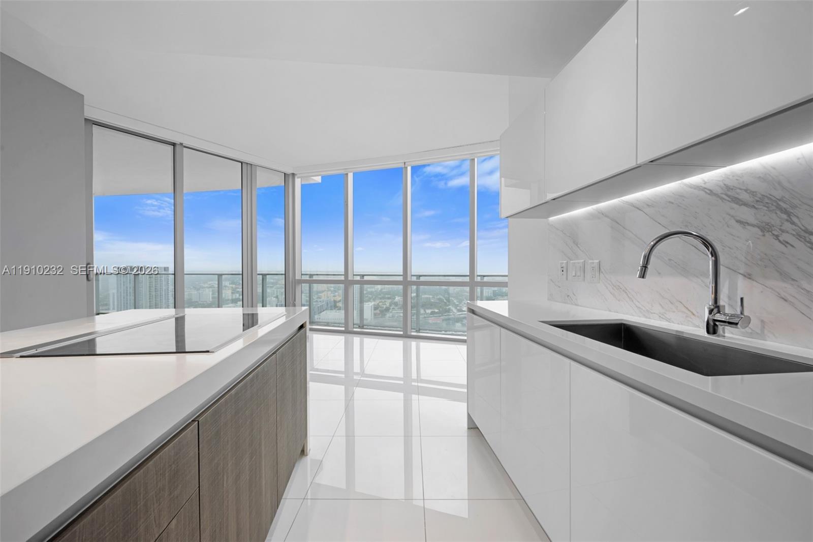 851 NE 1st Avenue 4204, Miami, FL 33132 photo 13