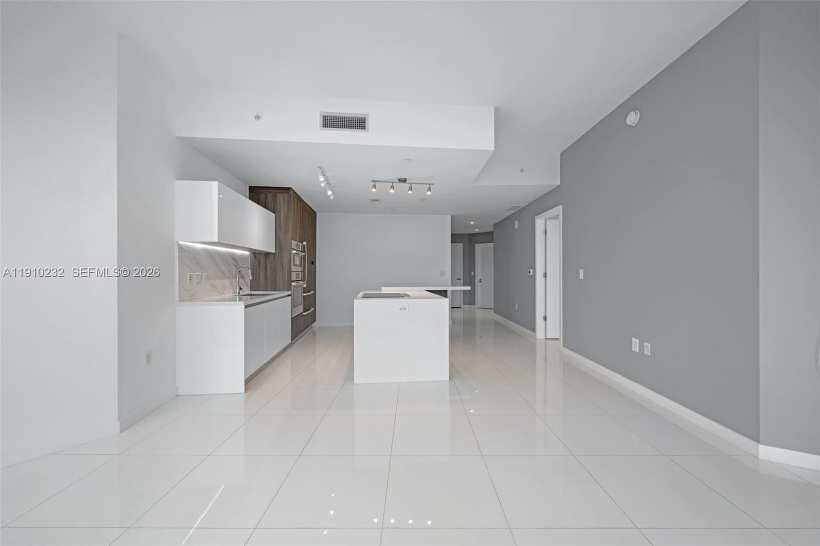 851 NE 1st Avenue 4204, Miami, FL 33132 photo 19