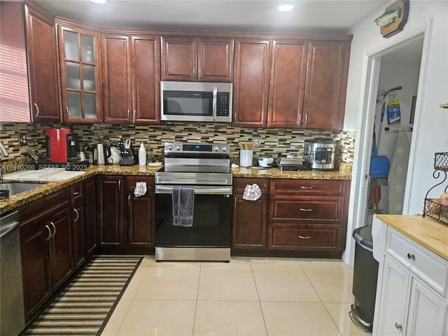 8360 SW 154th Avenue, sold in Centre Court Condo, Miami, FL