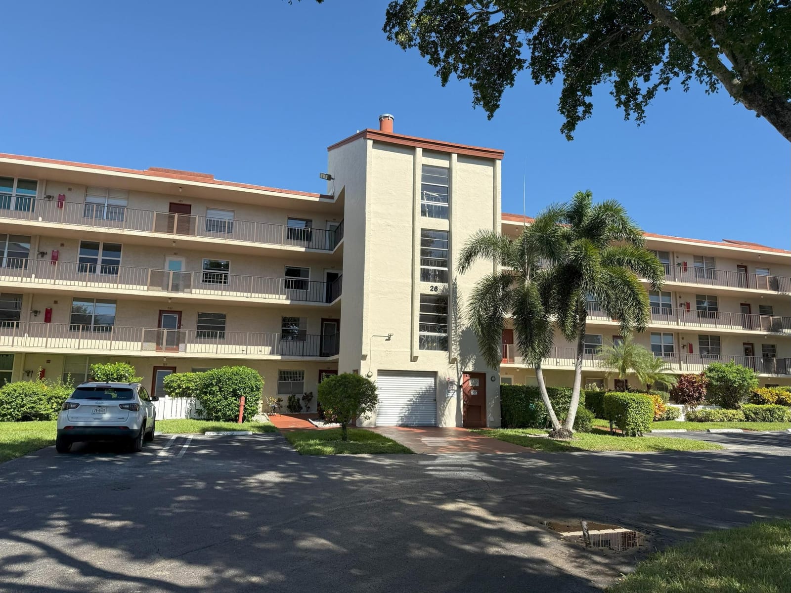 26 Abbey Lane 104, Delray Beach, FL 33446 photo 1
