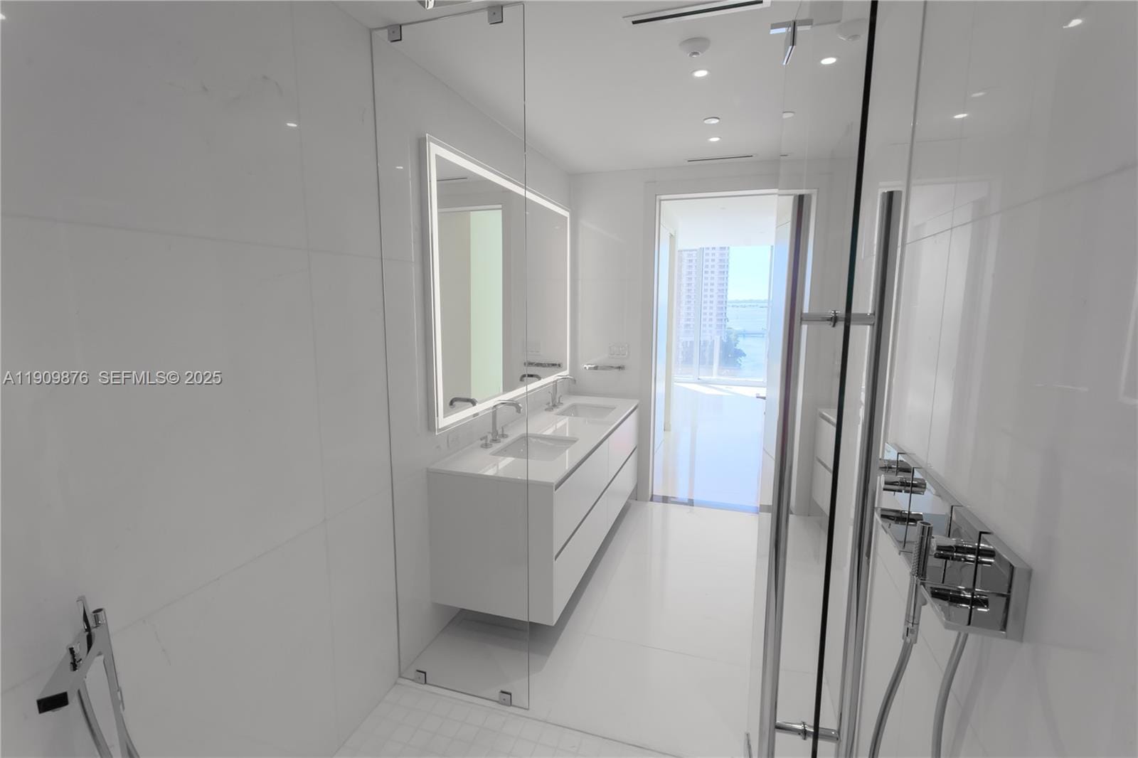 300 Biscayne Blvd Way 1003, Miami, FL 33131 photo 18