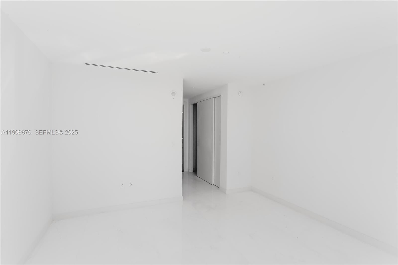 300 Biscayne Blvd Way 1003, Miami, FL 33131 photo 23