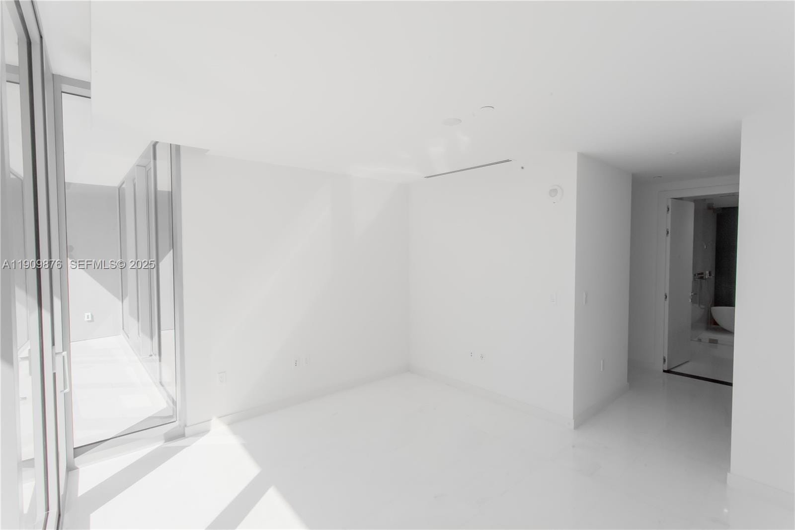 300 Biscayne Blvd Way 1003, Miami, FL 33131 photo 24