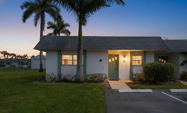 2638 Gately Drive E 1, West Palm Beach, FL 33415
