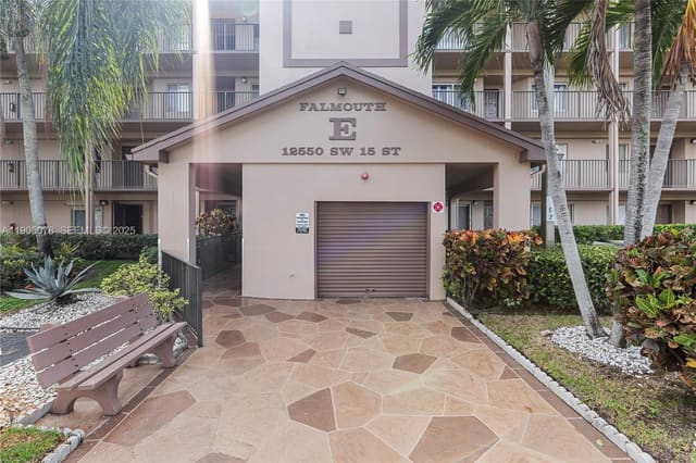 12550 SW 15th Street 411E, Pembroke Pines, FL 33027