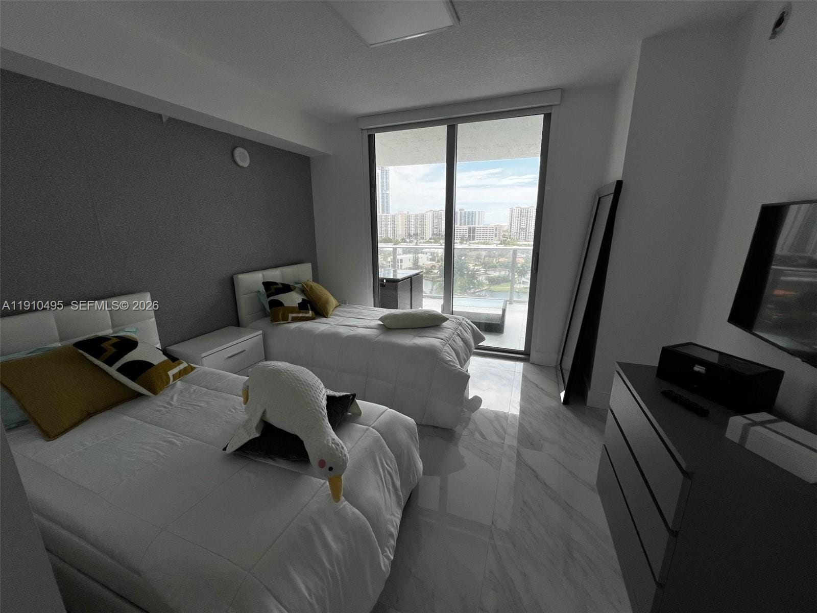 330 Sunny Isles Boulevard 51008 — photo 12