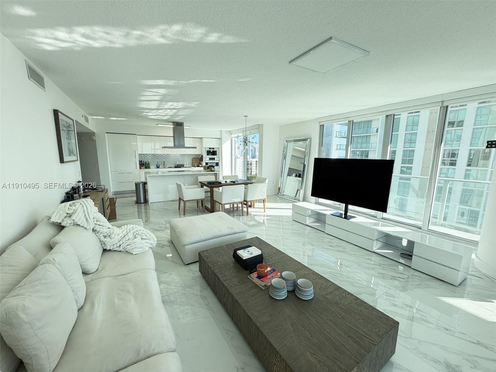 330 Sunny Isles Boulevard 51008 — photo 4