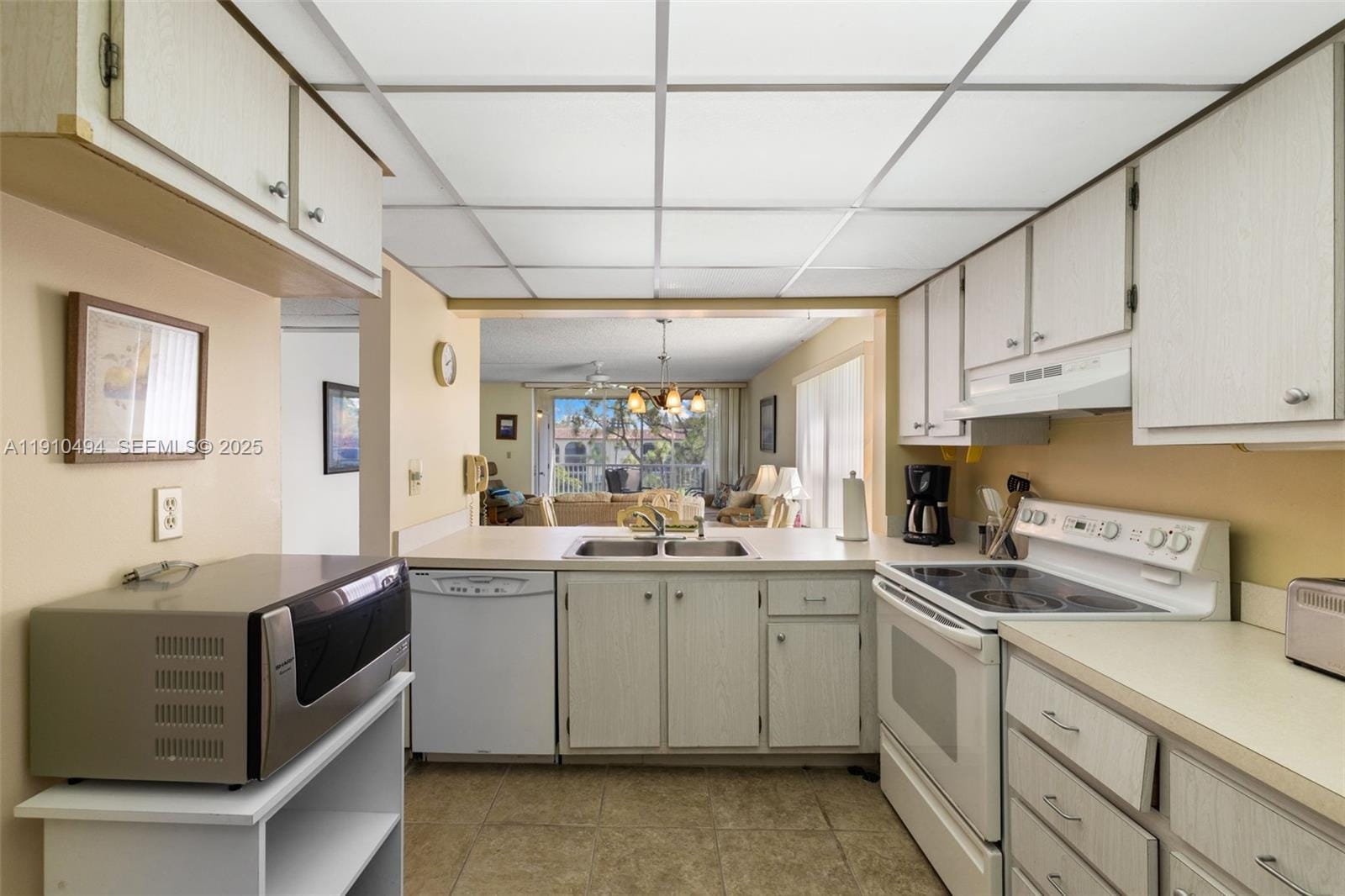 1087 Forest Lakes Drive 309, Naples, FL 34105 photo 13