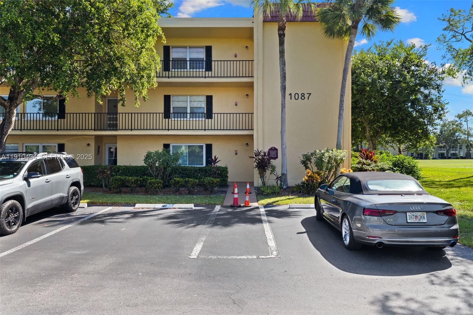 1087 Forest Lakes Drive 309, Naples, FL 34105, Naples
