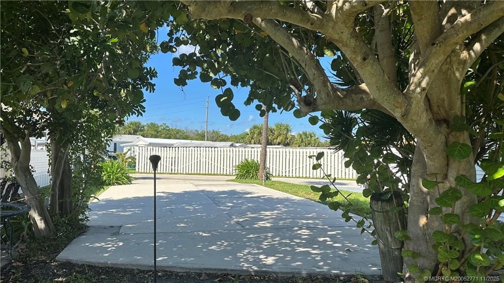 2105 Nettles Boulevard — photo 11