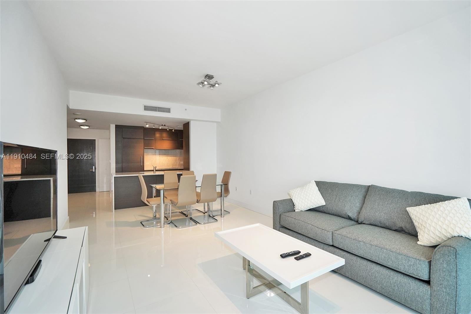 900 Biscayne Boulevard 5610, Miami, FL 33132 photo 3