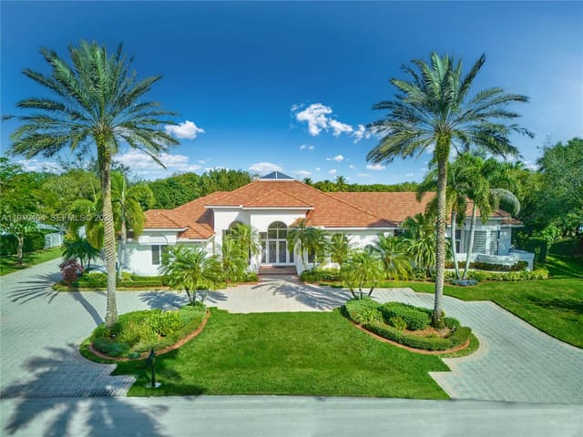 2939 Paddock Lane, Weston, FL 33331