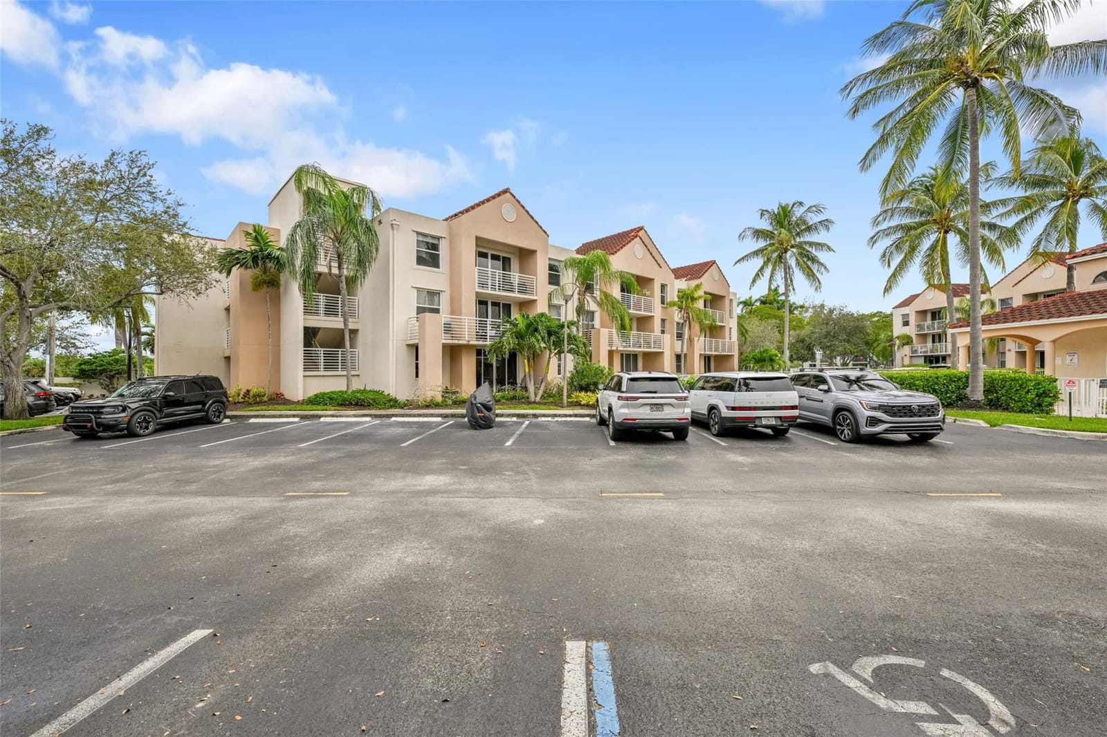 2711 Ocean Club Boulevard 204, Hollywood, FL 33019 photo 24