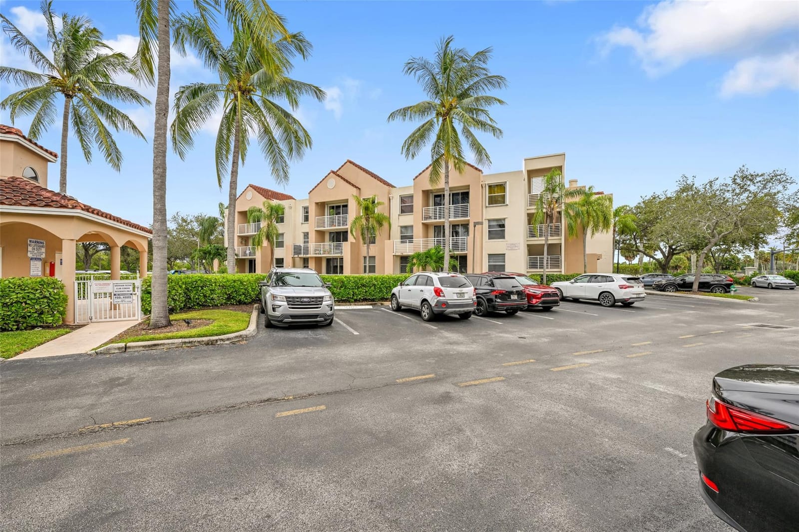 2711 Ocean Club Boulevard 204, Hollywood, FL 33019 photo 25