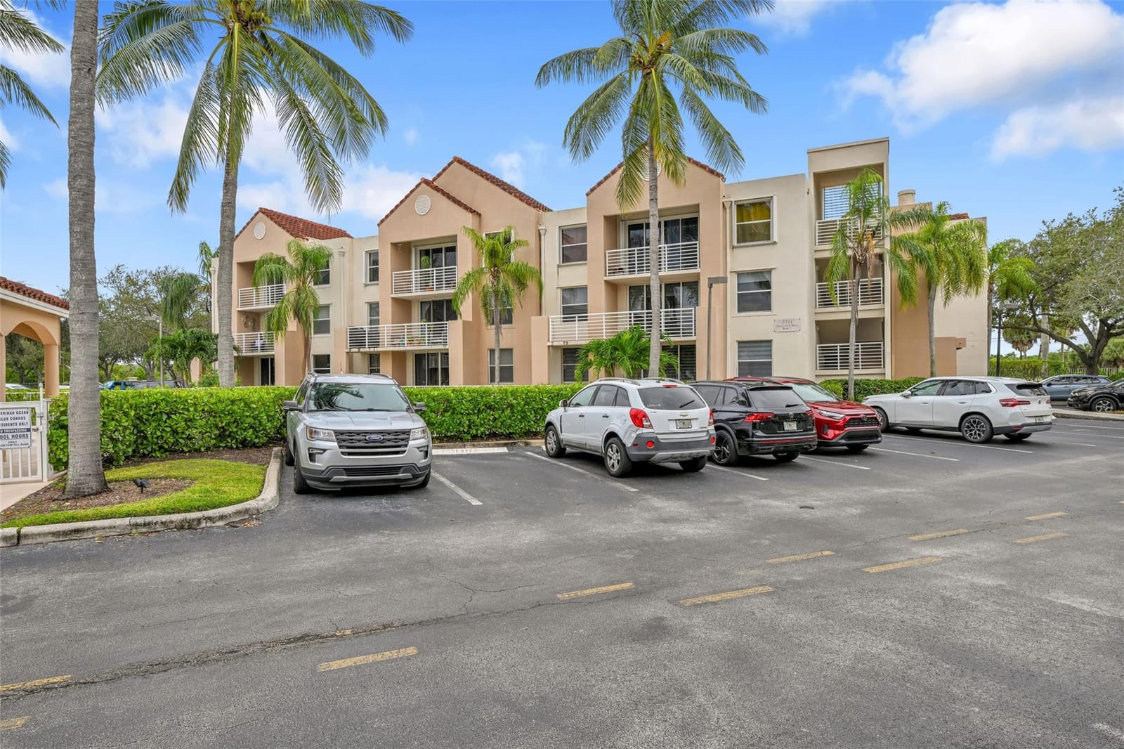 2711 Ocean Club Boulevard 204, Hollywood, FL 33019 photo 26