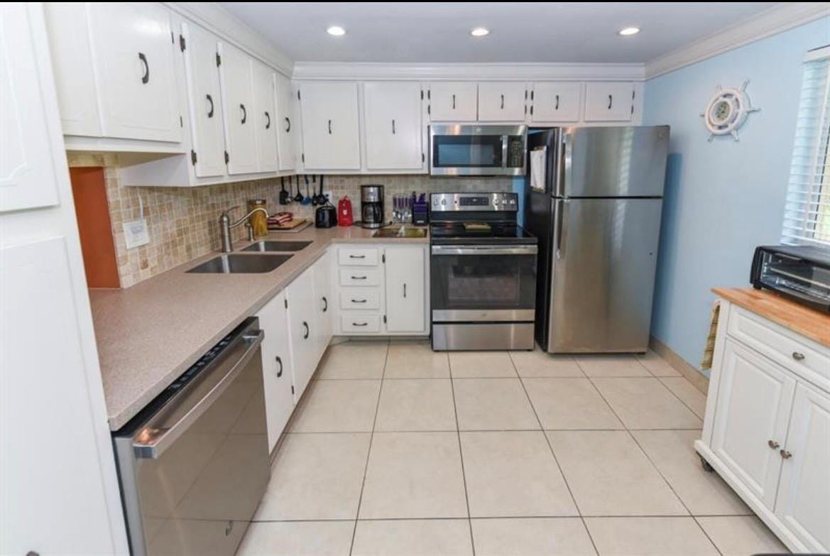 2615 NE 3rd Court 217 — photo 4