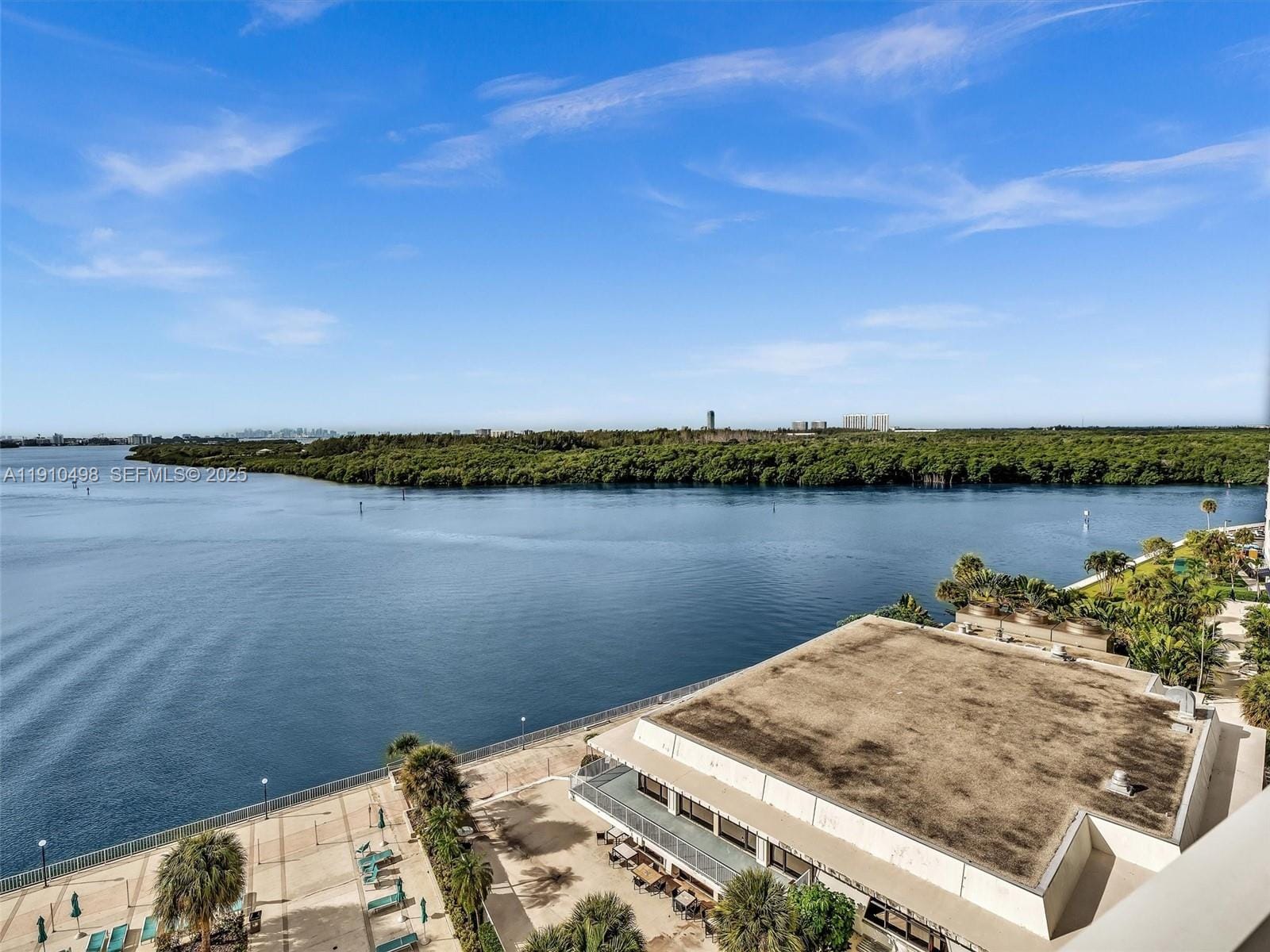300 Bayview Drive 902 — photo 8