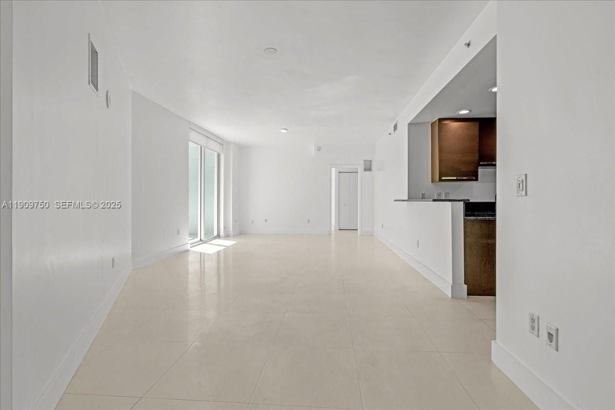 3030 NE 188 Street 604 — photo 2