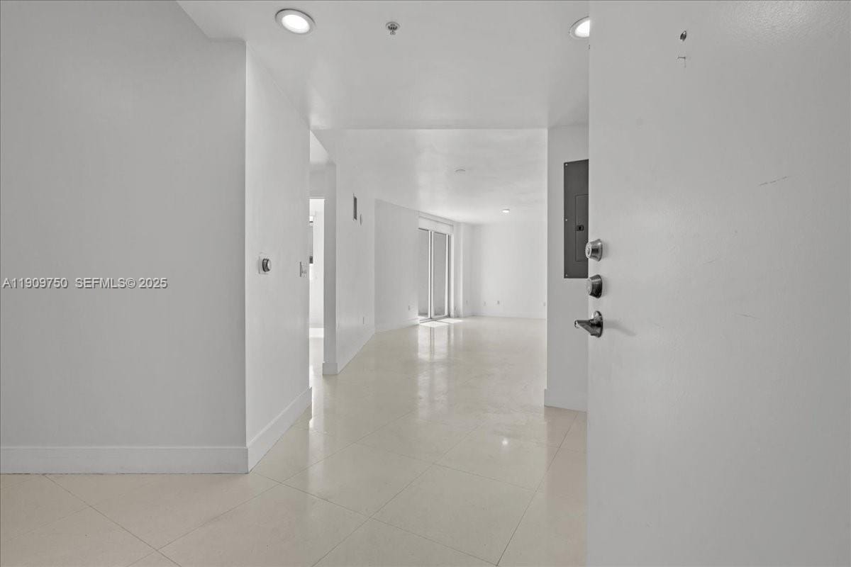 3030 NE 188 Street 604 — photo 3