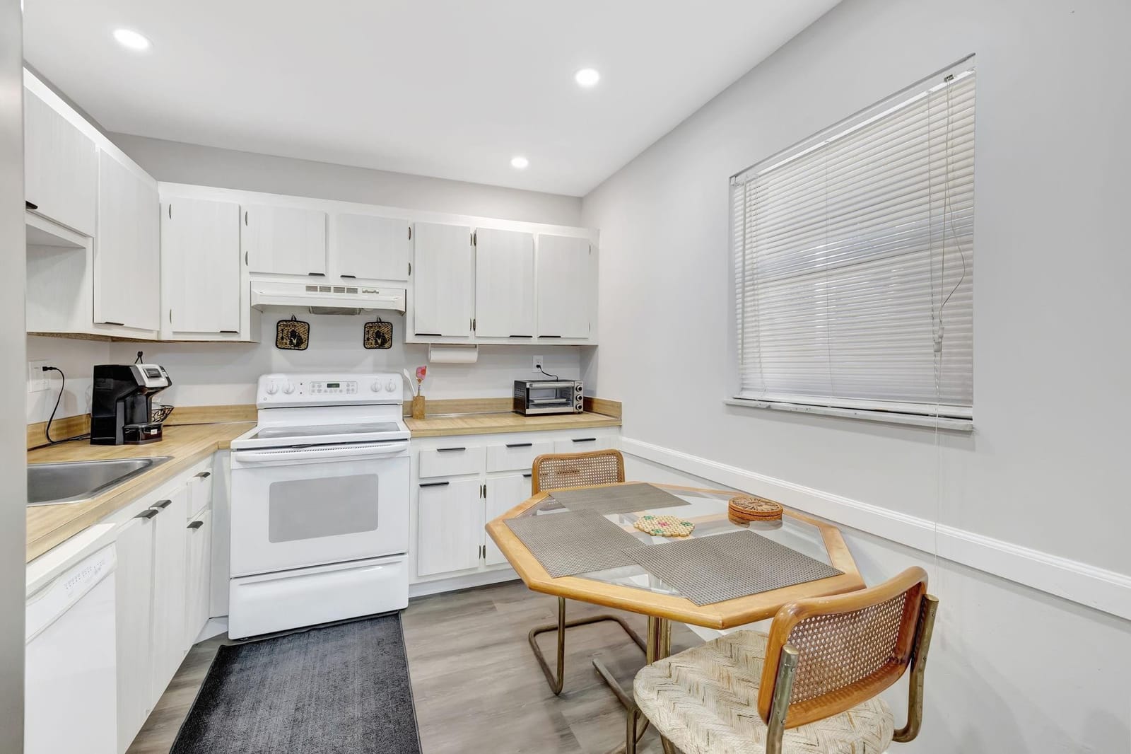 2800 Somerset Drive 218j — photo 12