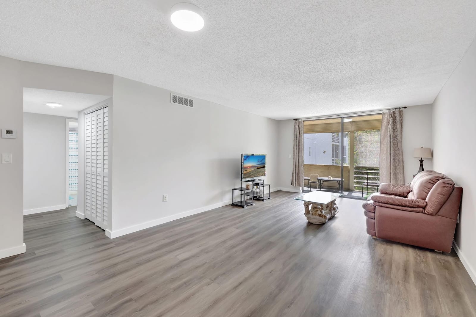 2800 Somerset Drive 218j — photo 3