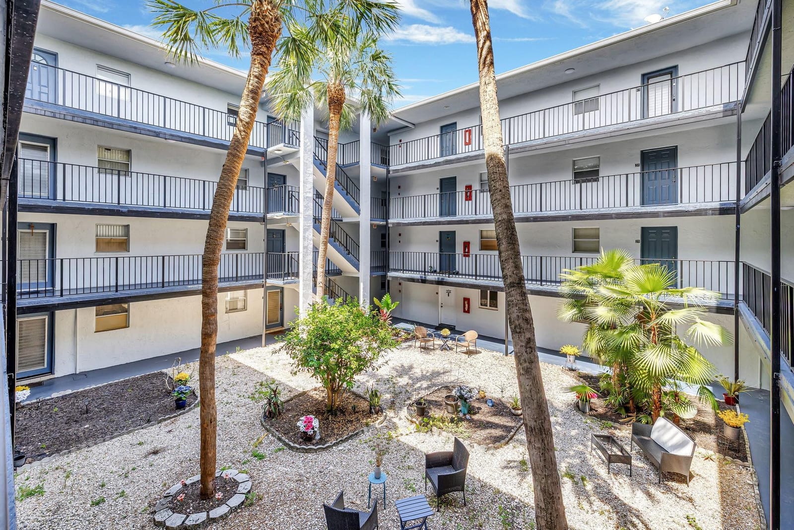 2800 Somerset Drive 218j — photo 4
