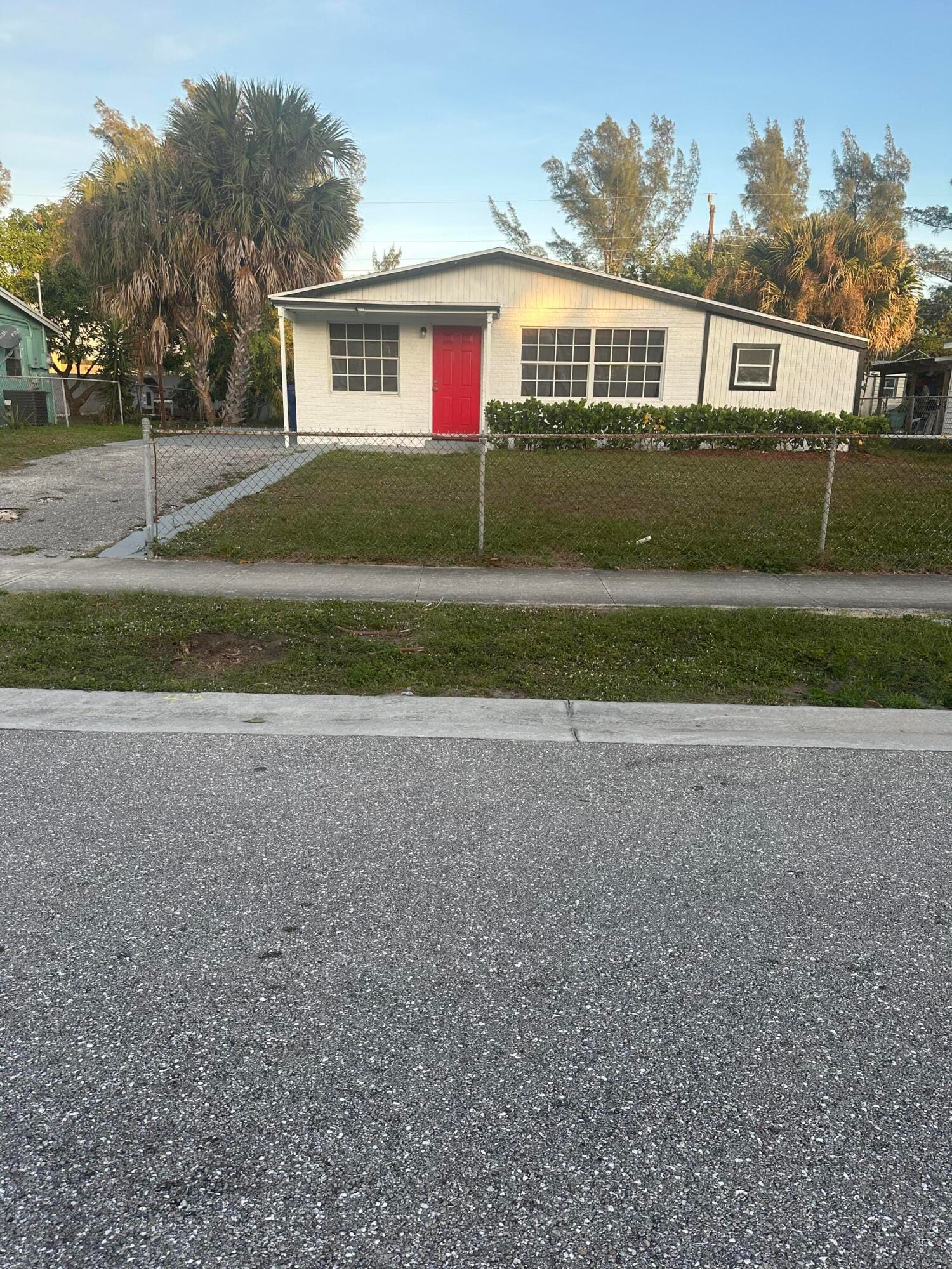 1210 Avenue R, Riviera Beach, FL 33404 photo 4