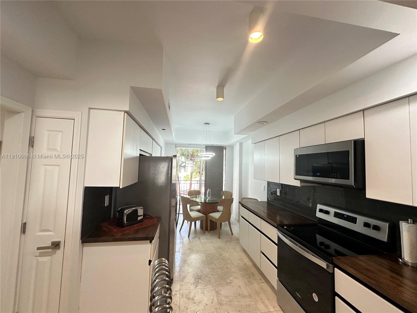 3900 Island Boulevard B-303, Aventura, FL 33160 photo 13