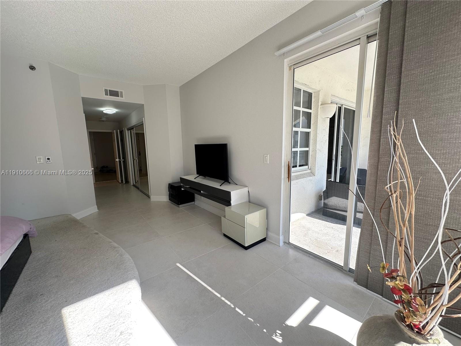 3900 Island Boulevard B-303, Aventura, FL 33160 photo 25