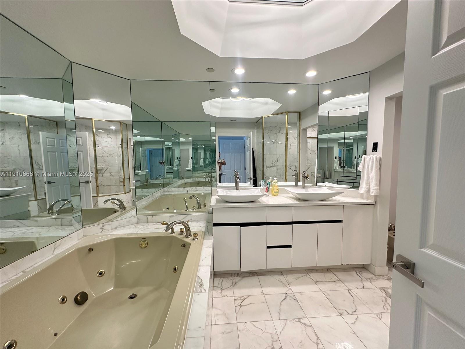 3900 Island Boulevard B-303, Aventura, FL 33160 photo 27