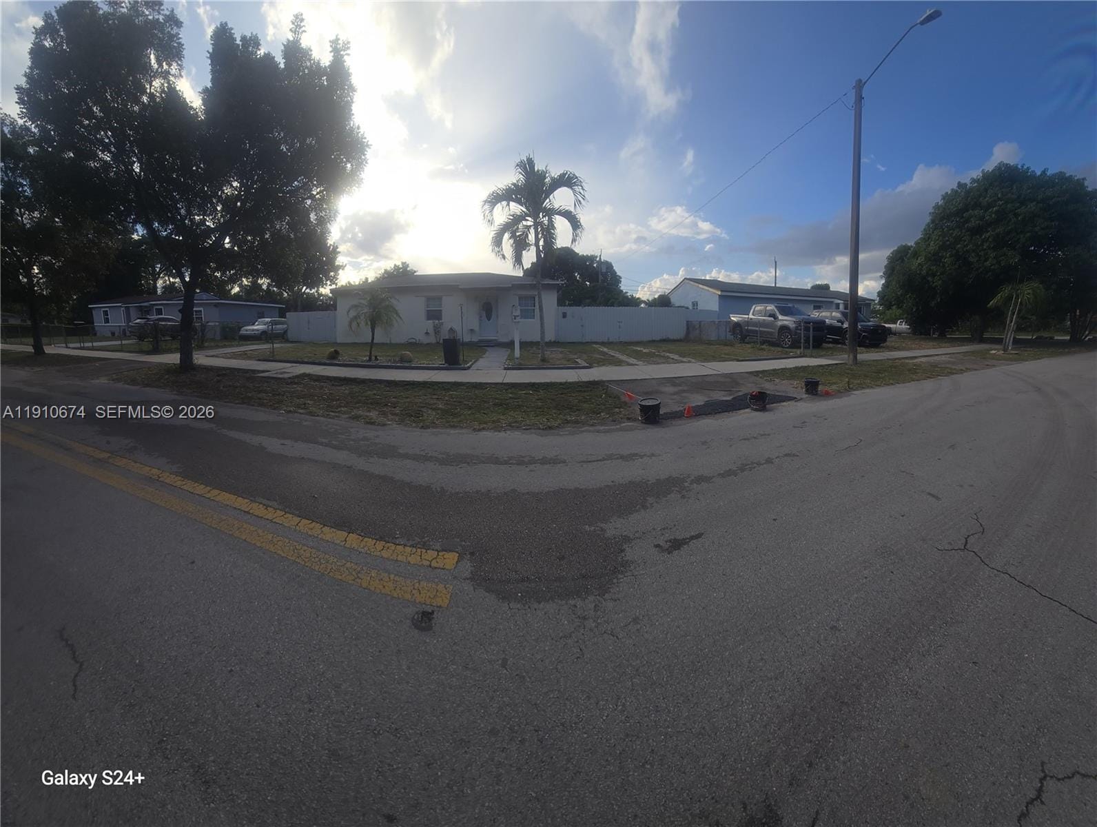 15210 NW 28th Place, Miami Gardens, FL 33054 photo 2