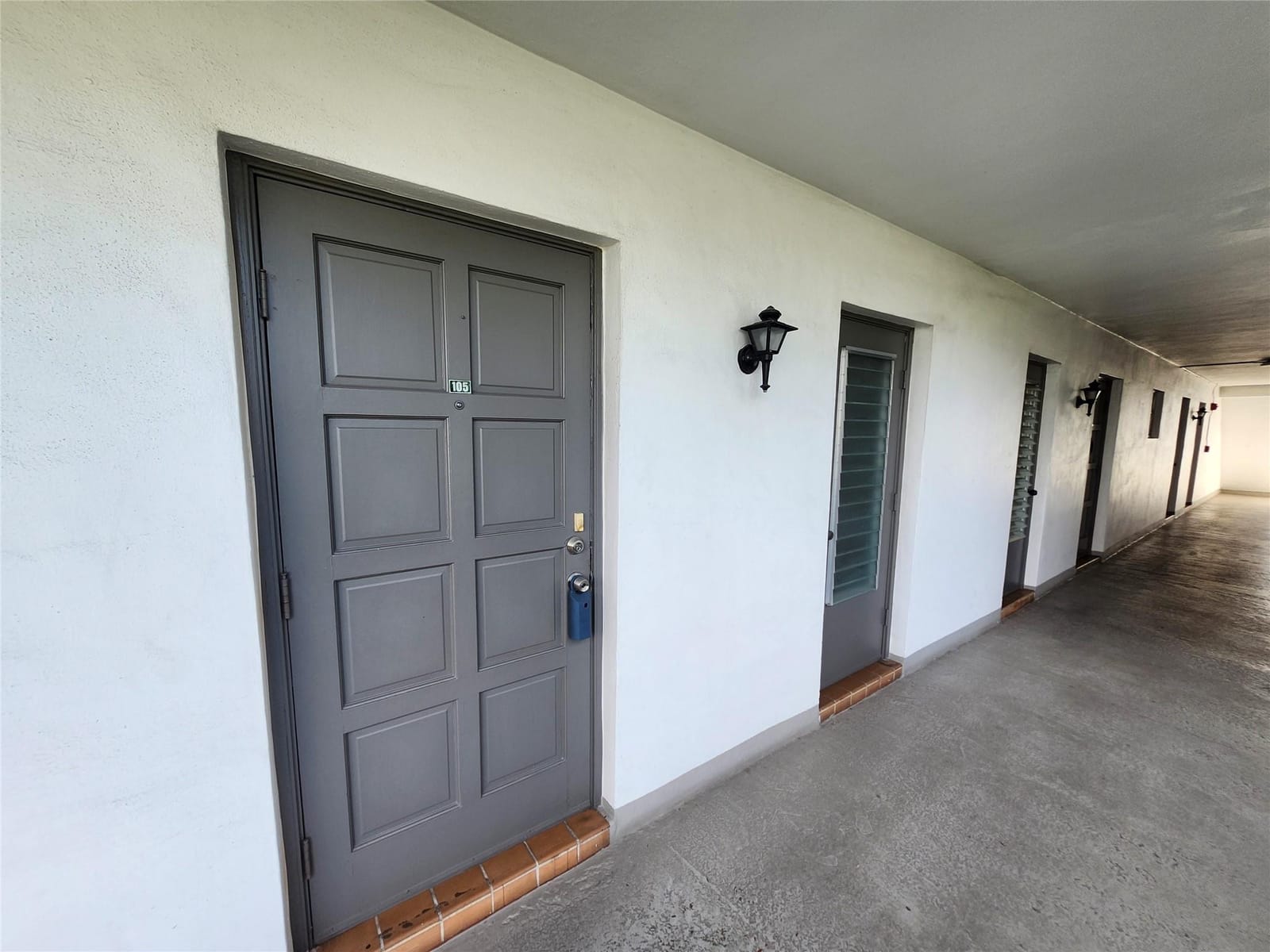 1201 Hillcrest Court 105 — photo 3