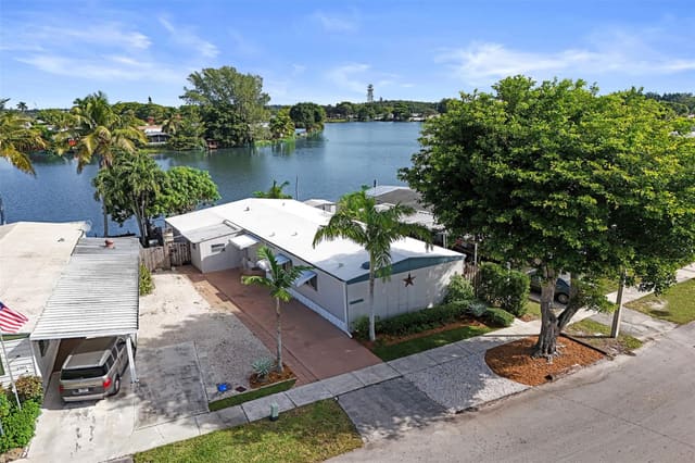 21851 S Heritage Circle, Pembroke Pines, FL 33029