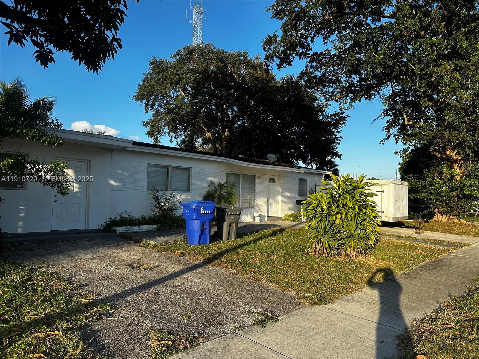 6901 Thomas Street, Hollywood, FL 33024, Hollywood
