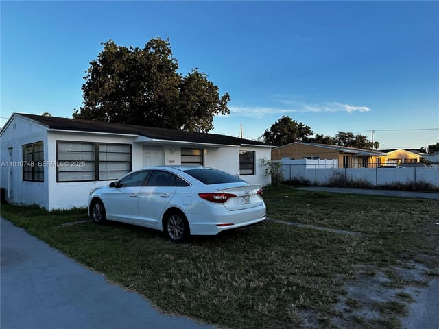 1609 S 25th Avenue, sold in Belmar, Hollywood, FL
