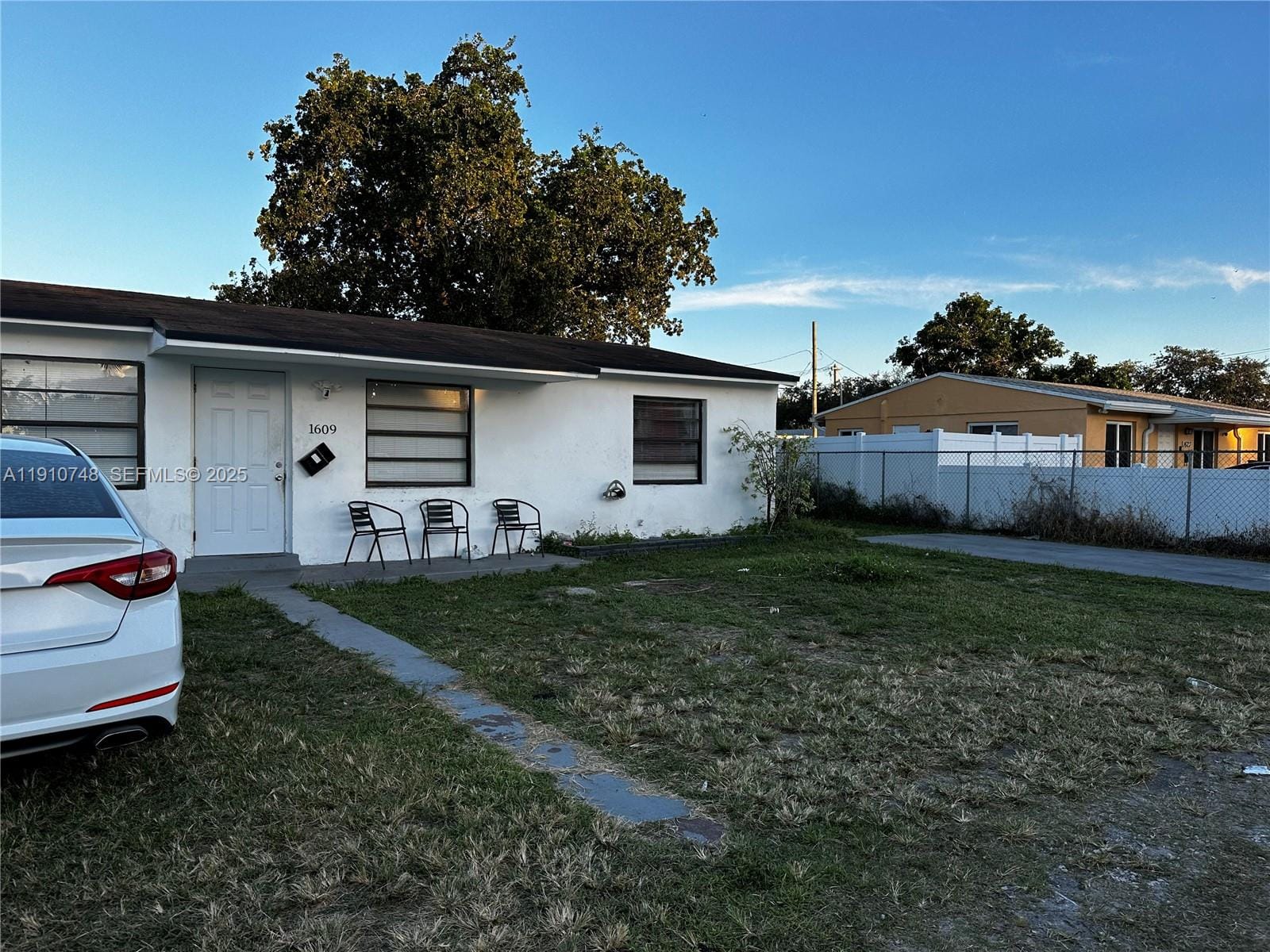1609 S 25th Avenue, Hollywood, FL 33020 photo 2