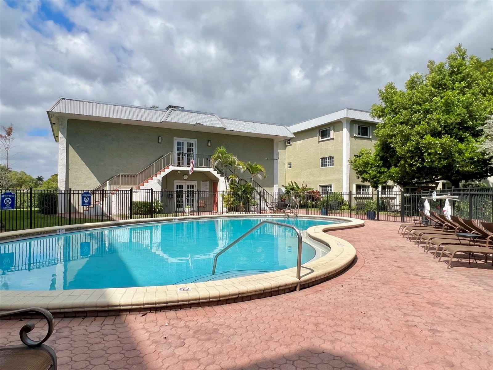 3002 NE 5th Terrace 209-B, Wilton Manors, FL 33334 photo 17