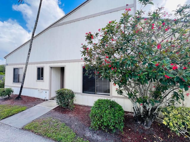 11877 Sturbridge Lane, Wellington, FL 33414