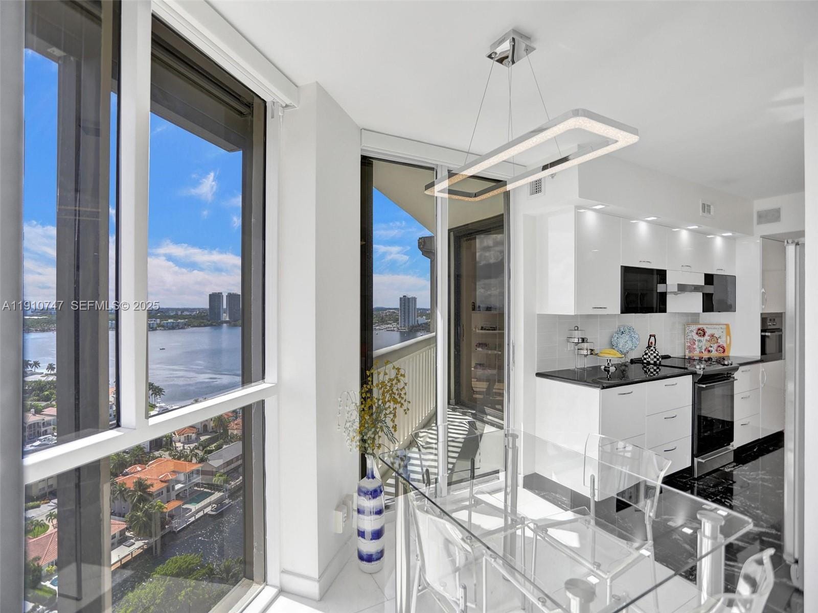 1000 E Island Boulevard 2103, Aventura, FL 33160 photo 3