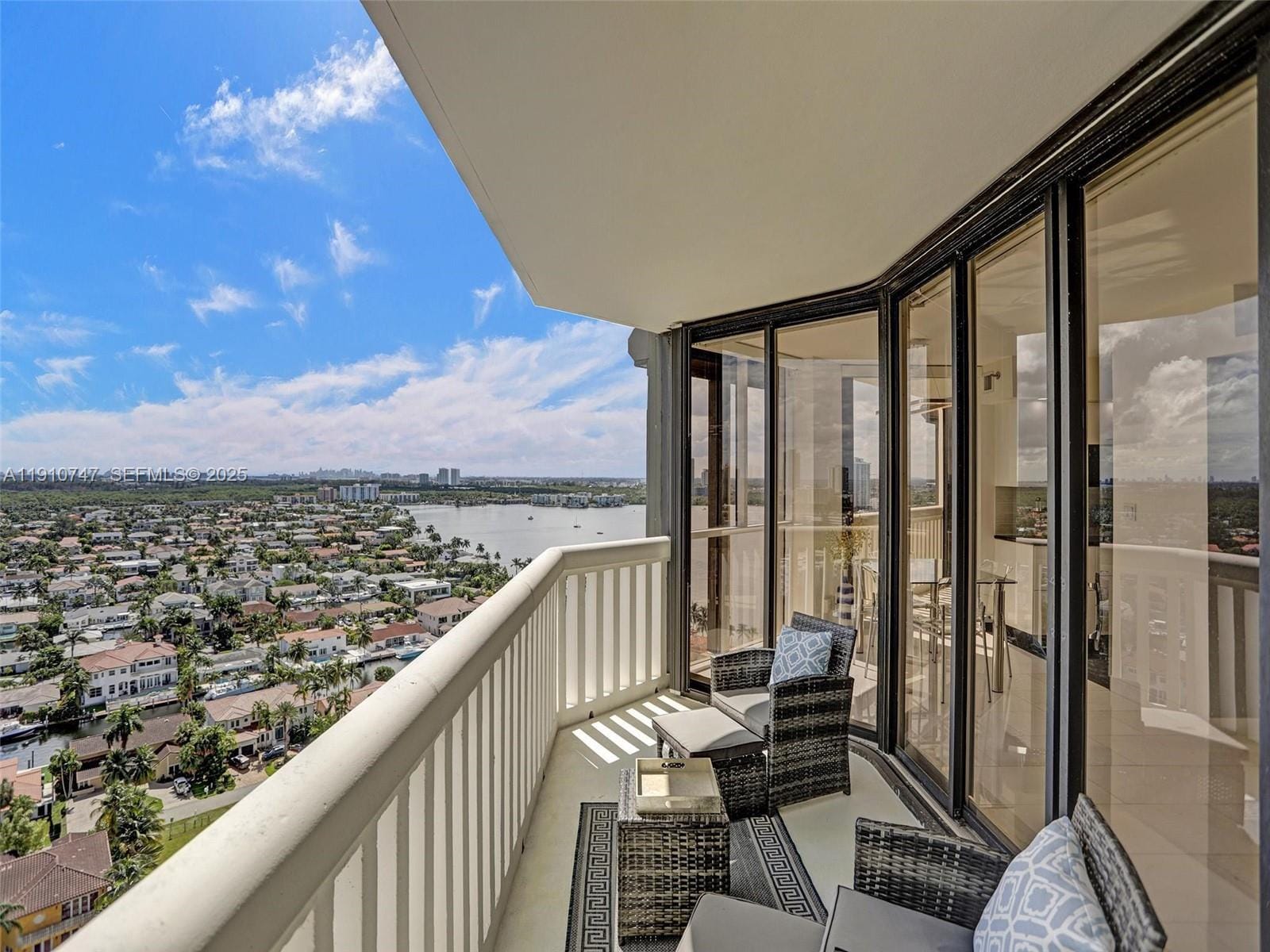 1000 E Island Boulevard 2103, Aventura, FL 33160 photo 23