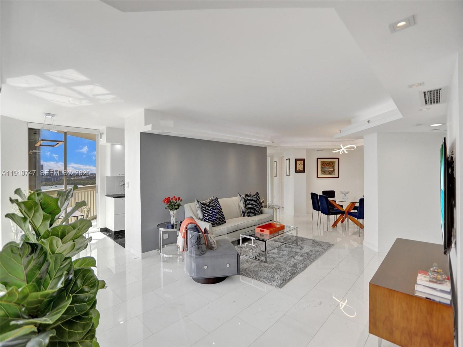 1000 E Island Boulevard 2103, Aventura, FL 33160 photo 8