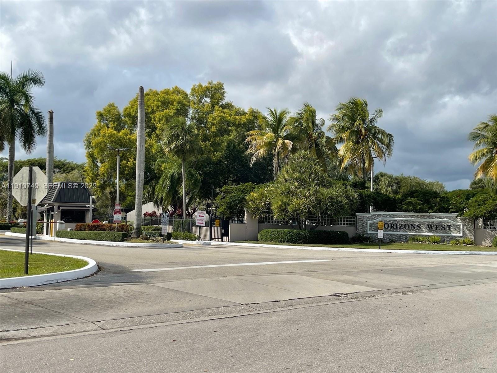 8500 SW 133rd Ave Road 123, Miami, FL 33183
