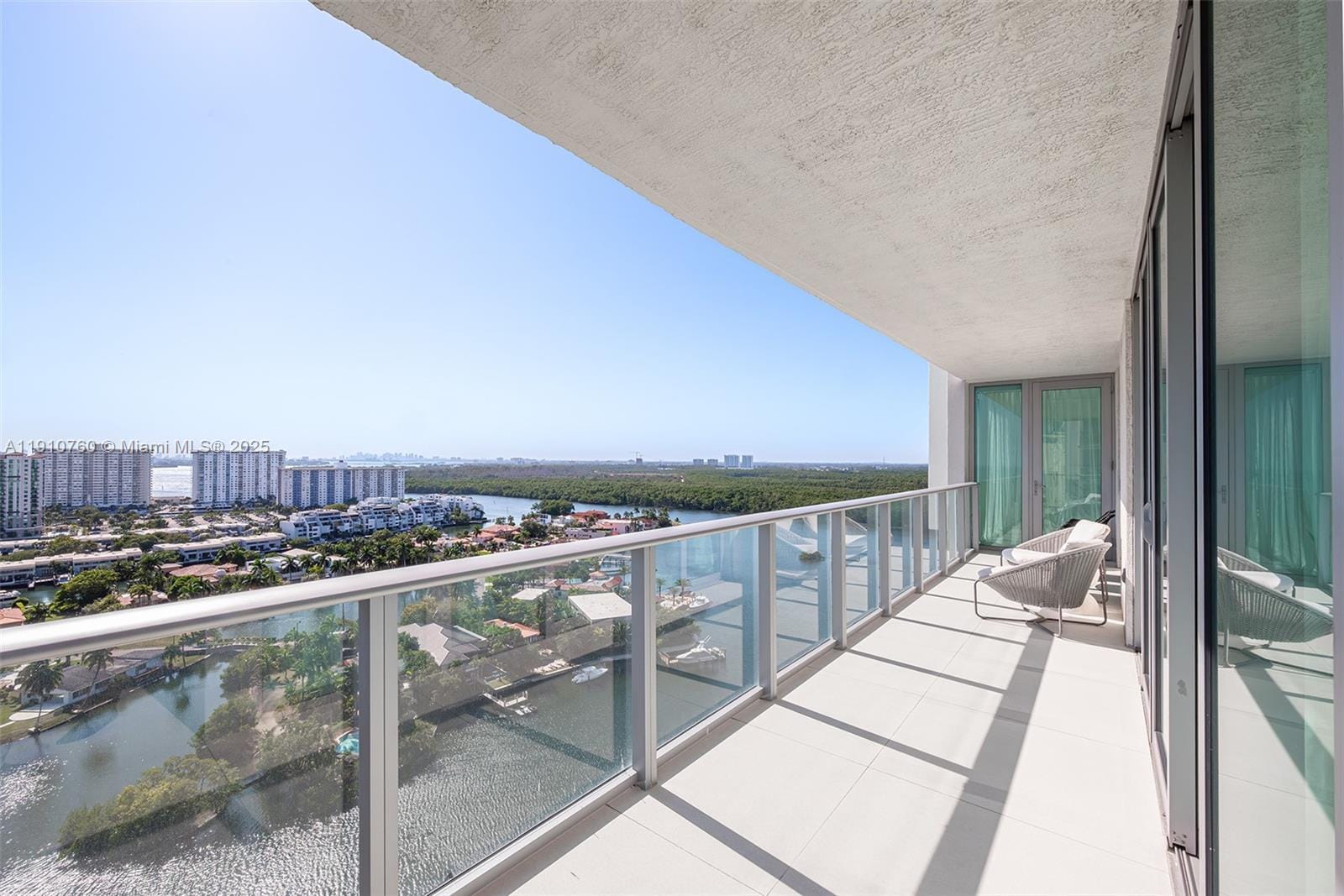 330 Sunny Isles Boulevard 5-1908 — photo 2