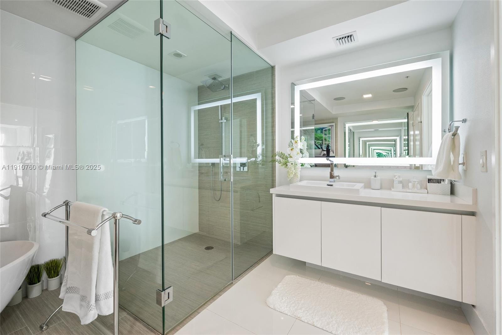 330 Sunny Isles Boulevard 5-1908, Sunny Isles Beach, FL 33160 photo 26