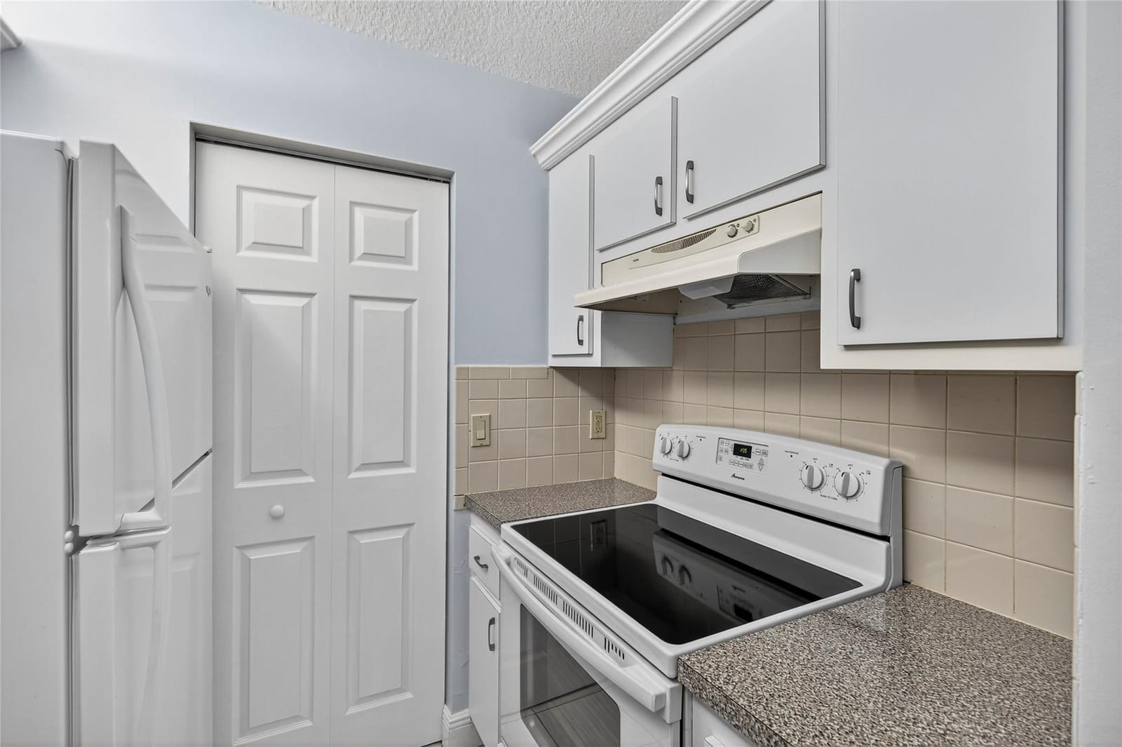 2920 NE 8th Terrace 103, Oakland Park, FL 33334 photo 16