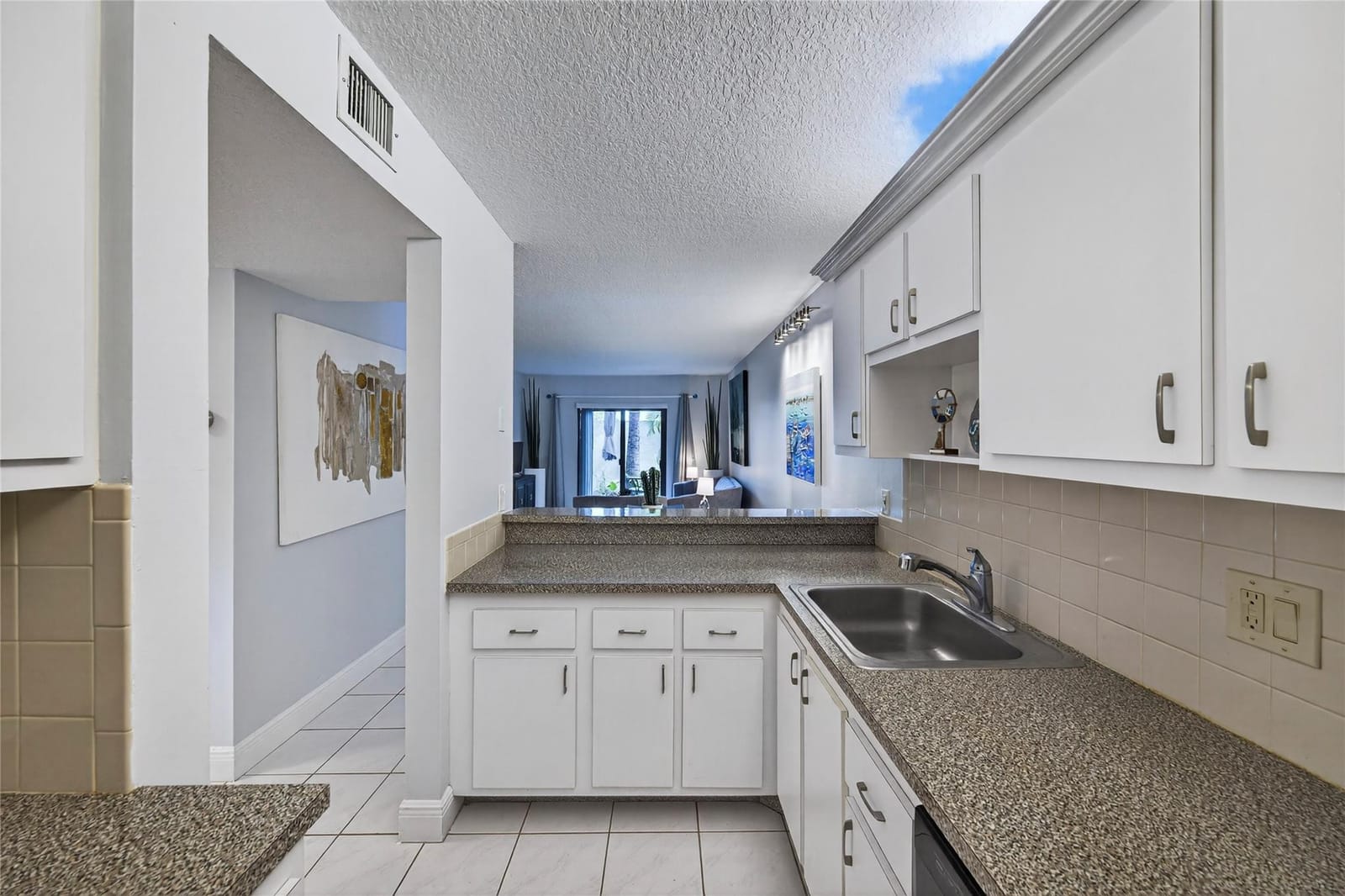2920 NE 8th Terrace 103, Oakland Park, FL 33334 photo 20