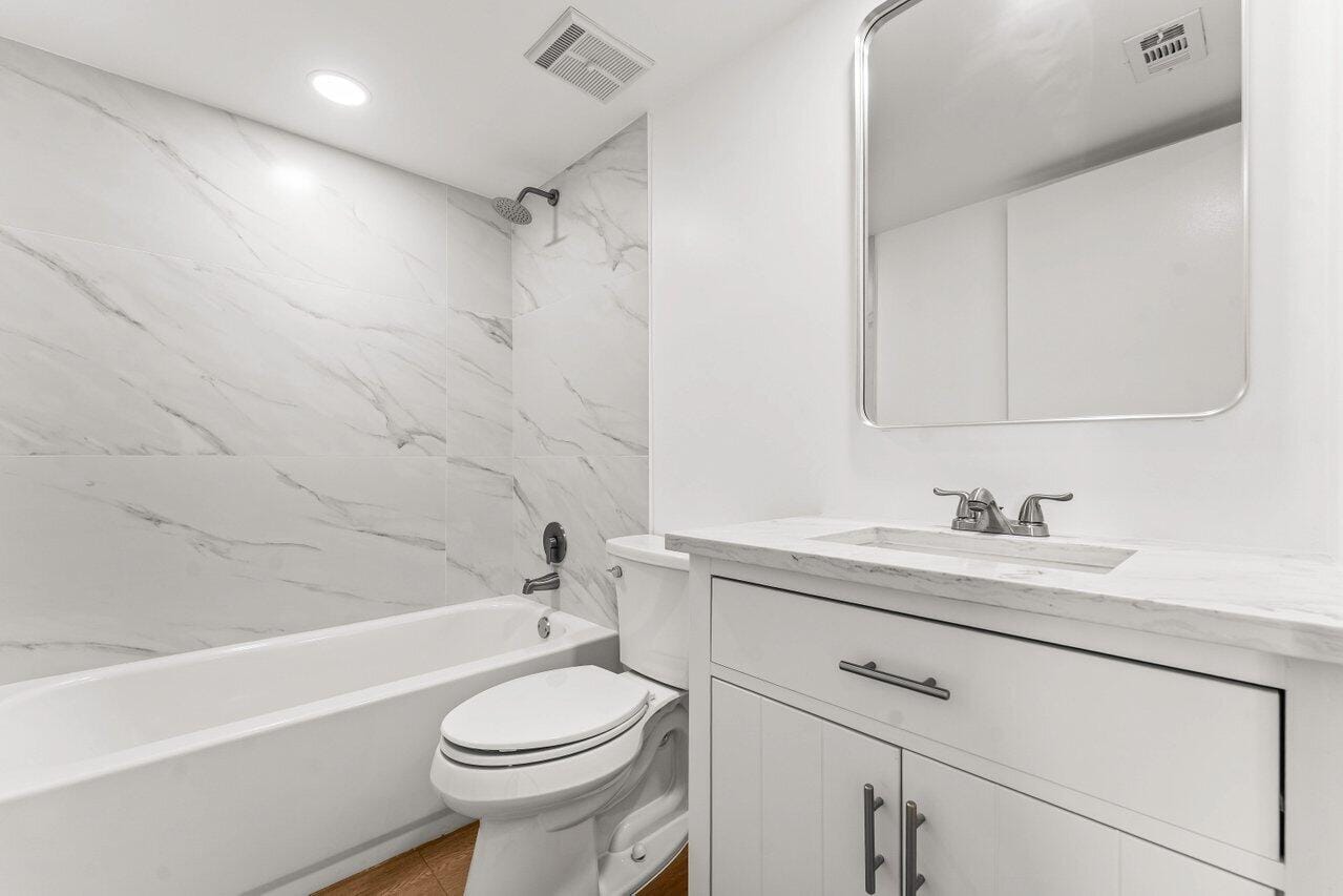 522 Trace Circle 209 — photo 10